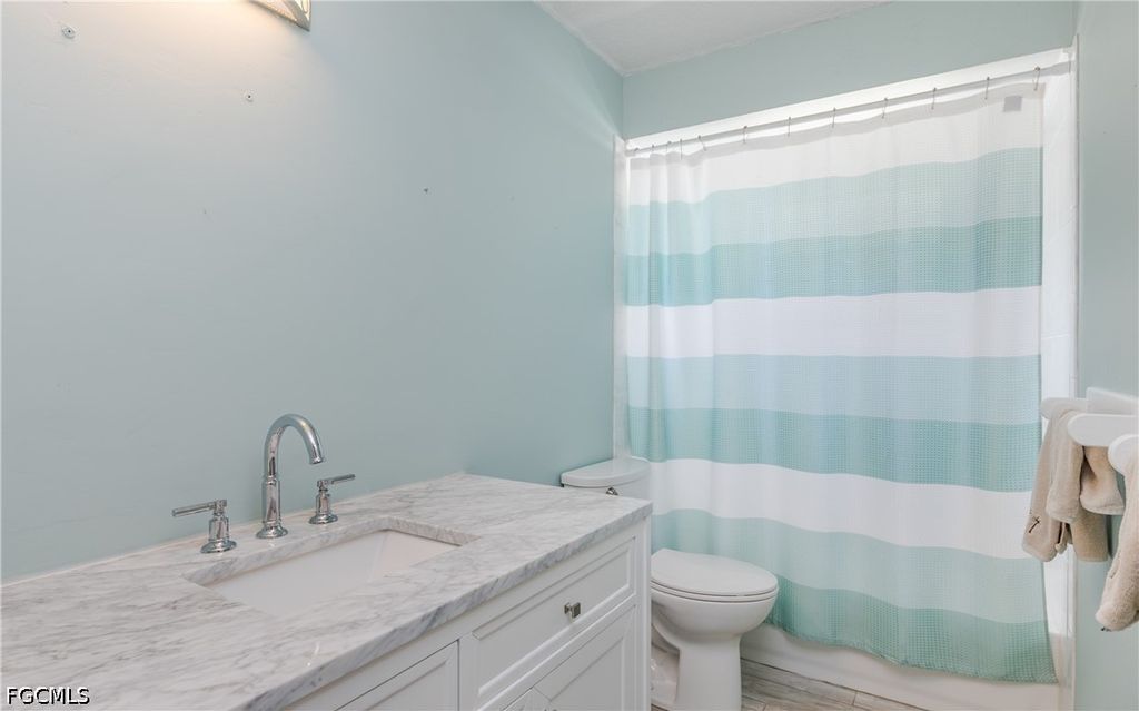 Image 18 of property listing at 5243 Sunnybrook CT, Cape Coral, FL 33904