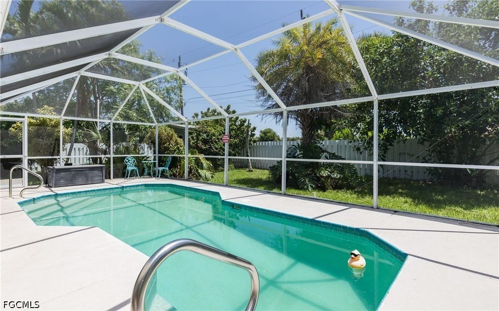 Image 19 of property listing at 5243 Sunnybrook CT, Cape Coral, FL 33904