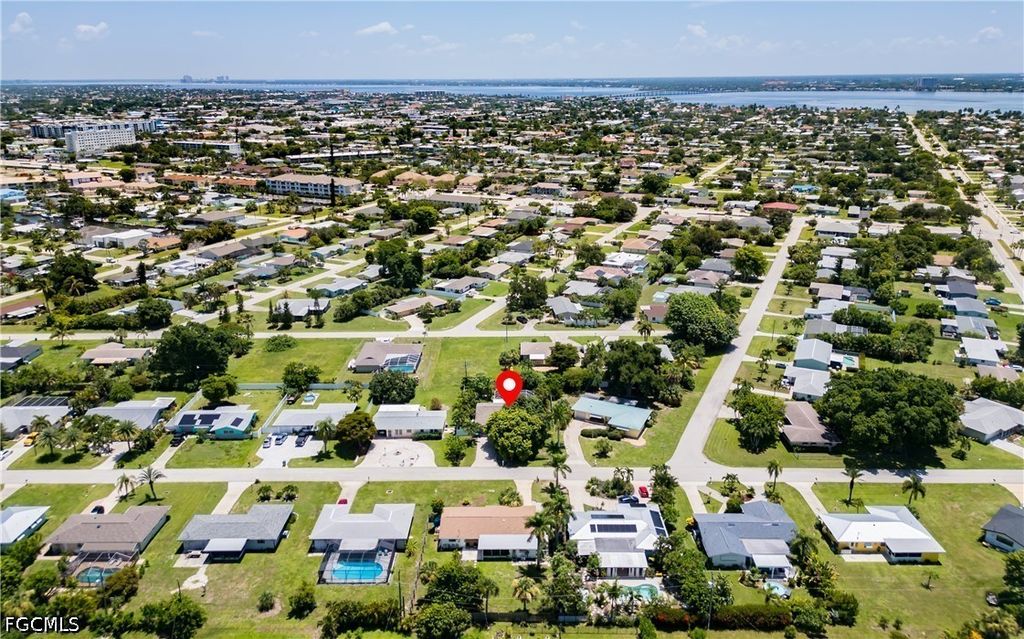 Image 23 of property listing at 5243 Sunnybrook CT, Cape Coral, FL 33904