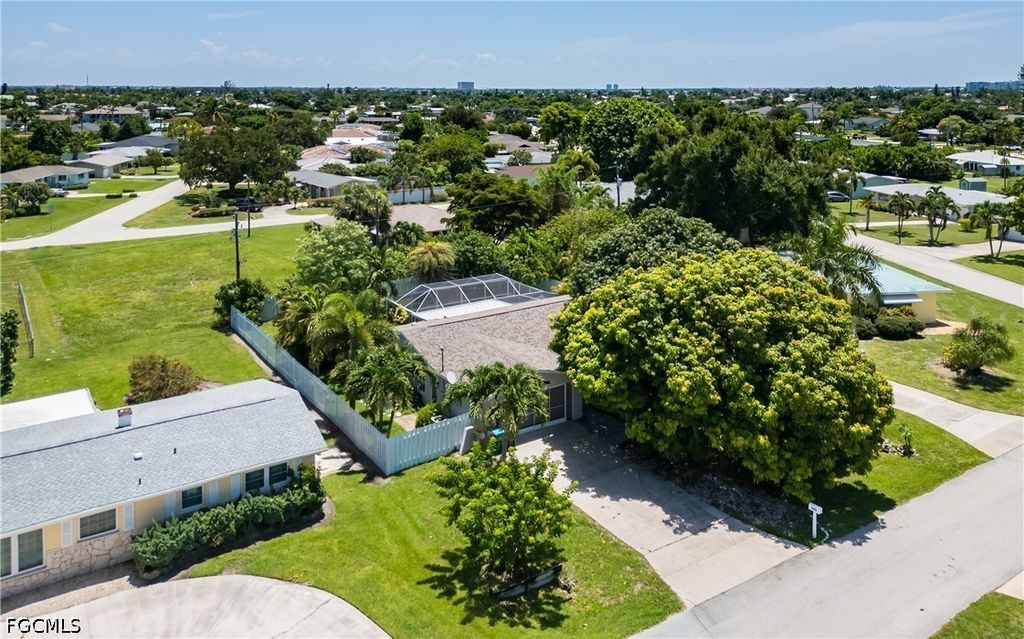 Image 7 of property listing at 5243 Sunnybrook CT, Cape Coral, FL 33904