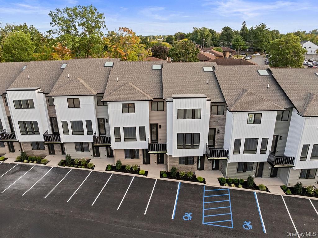 17 Union Road 103, Spring Valley, NY 10977