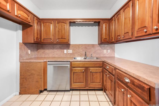 212 Buckingham, Victoria, TX 77904