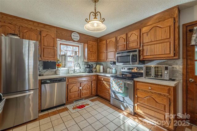 4025 Jenna Lane, Lenoir, NC 28645