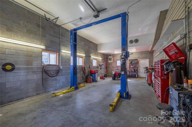 4025 Jenna Lane, Lenoir, NC 28645