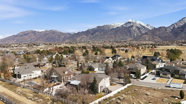 10868 S PRESCOTT DR, Sandy, UT 84092