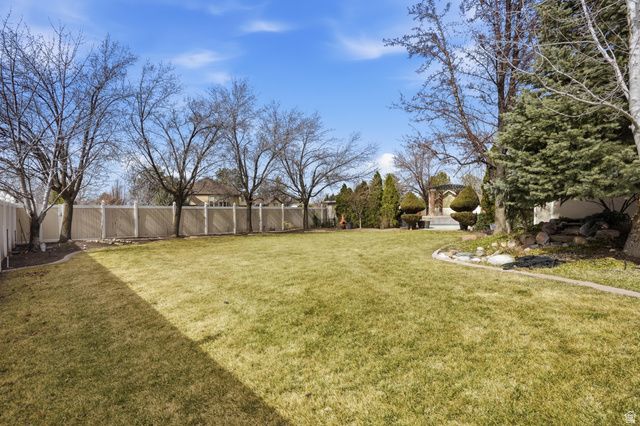 10868 S PRESCOTT DR, Sandy, UT 84092