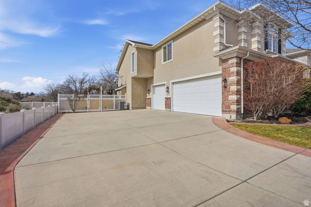 10868 S PRESCOTT DR, Sandy, UT 84092