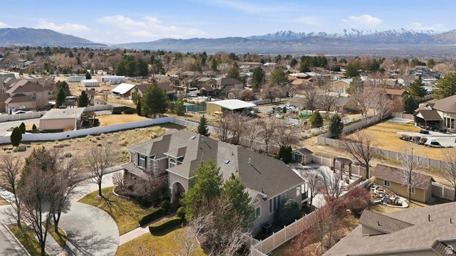 10868 S PRESCOTT DR, Sandy, UT 84092