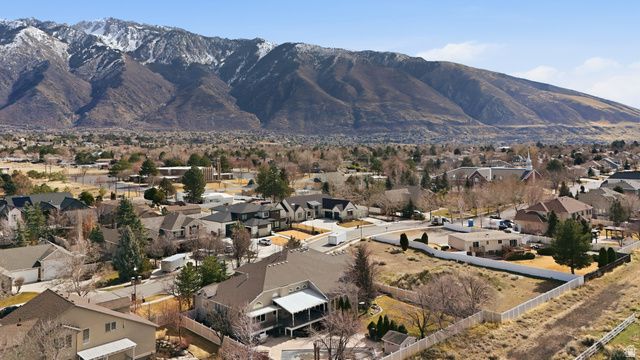 10868 S PRESCOTT DR, Sandy, UT 84092