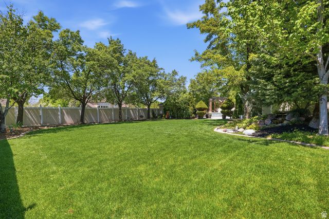 10868 S PRESCOTT DR, Sandy, UT 84092