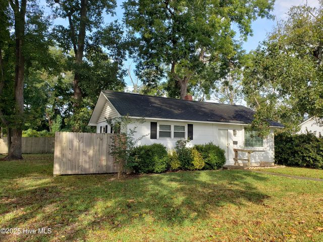 108 S Lee Street, Whiteville, NC 28472