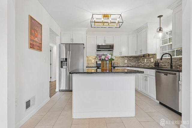 2402 Hamlette Place, Scotch Plains, NJ 07076