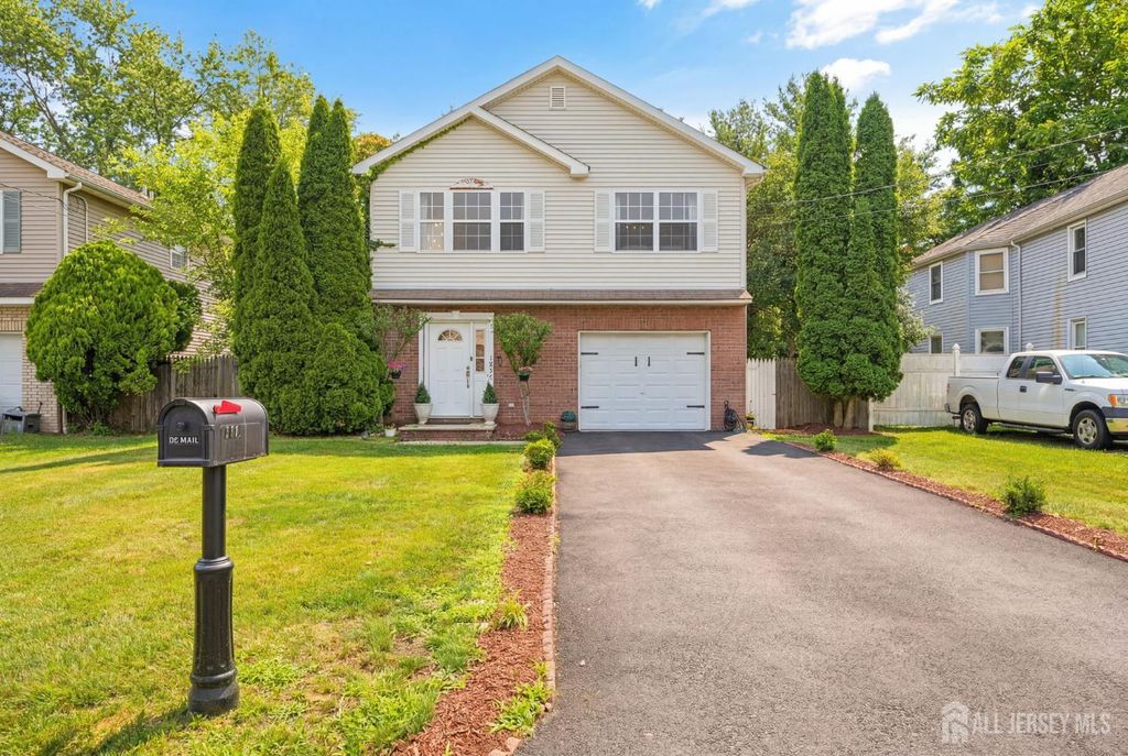 2402 Hamlette Place, Scotch Plains, NJ 07076
