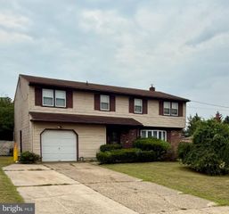 17 BEECHTREE DR, Cinnaminson, NJ 08077
