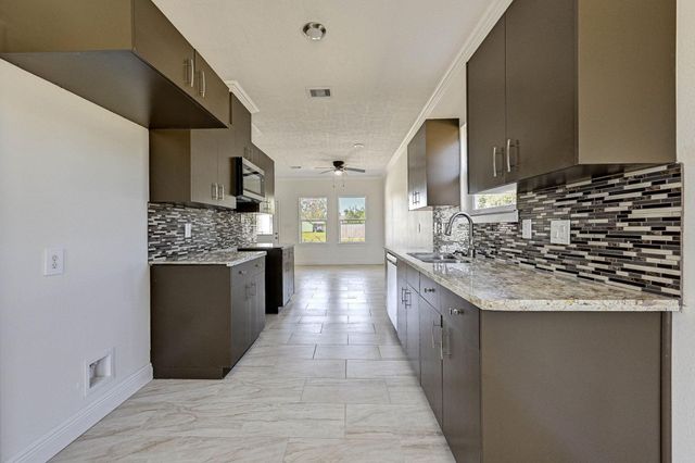 1075 Miller Street, Beaumont, TX 77701