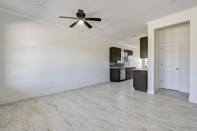 1075 Miller Street, Beaumont, TX 77701