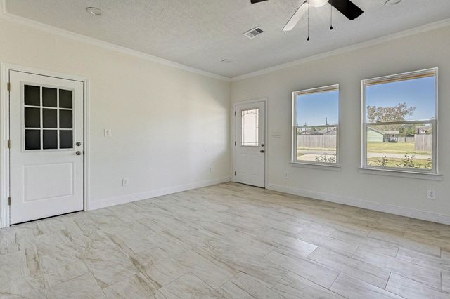 1075 Miller Street, Beaumont, TX 77701