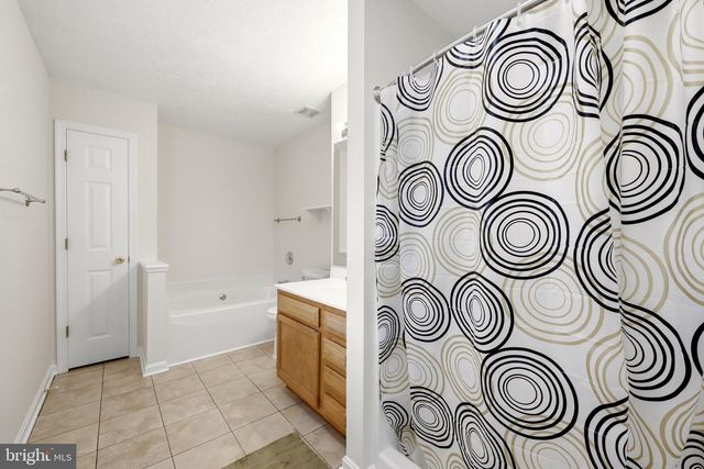 104 FOXGLOVE DR, Winchester, VA 22602