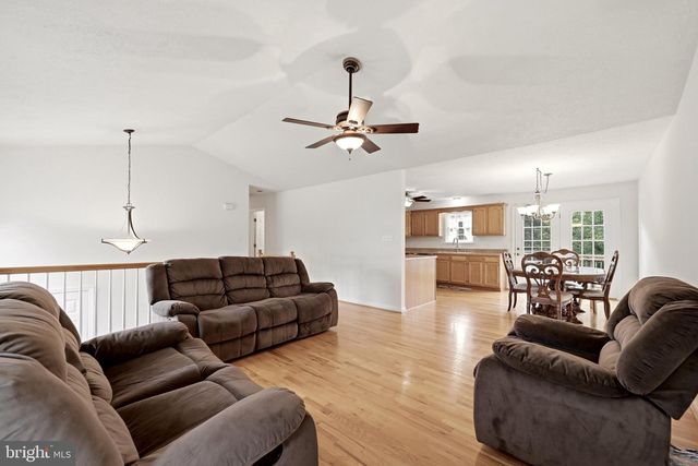 104 FOXGLOVE DR, Winchester, VA 22602
