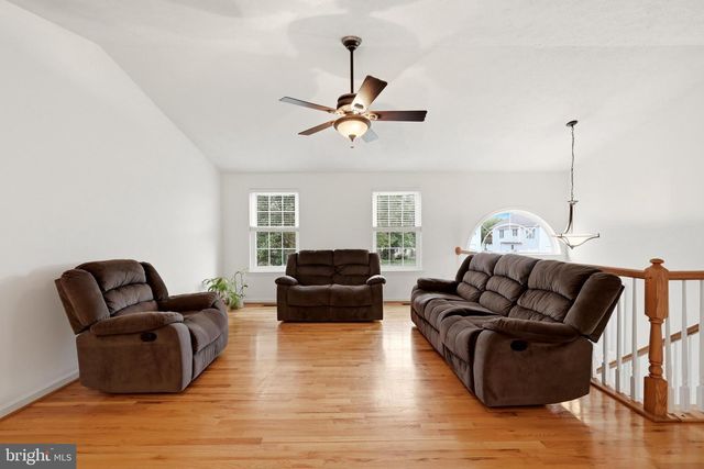 104 FOXGLOVE DR, Winchester, VA 22602