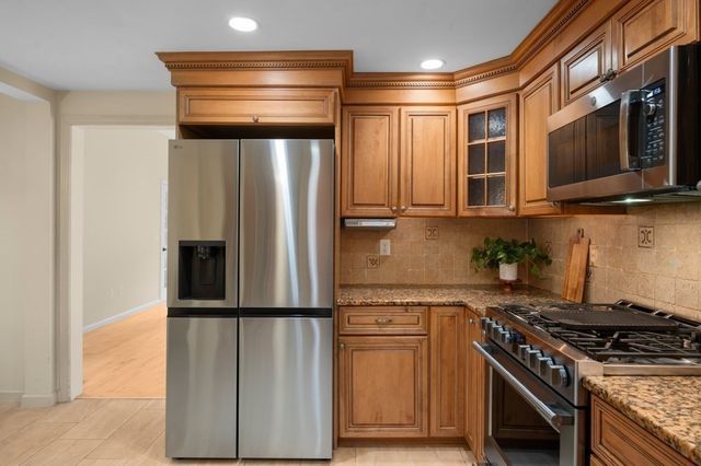 36 Grove Street, Reading, MA 01867