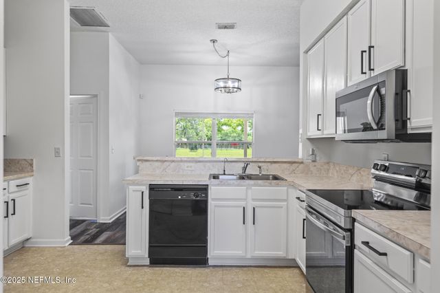 3174 HIGHLAND GROVE Drive, Orange Park, FL 32065