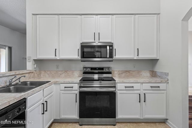 3174 HIGHLAND GROVE Drive, Orange Park, FL 32065