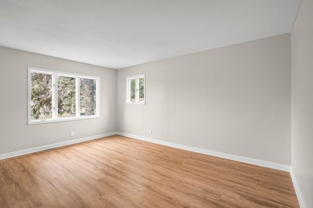 756 Mcknight Road N, Maplewood, MN 55119