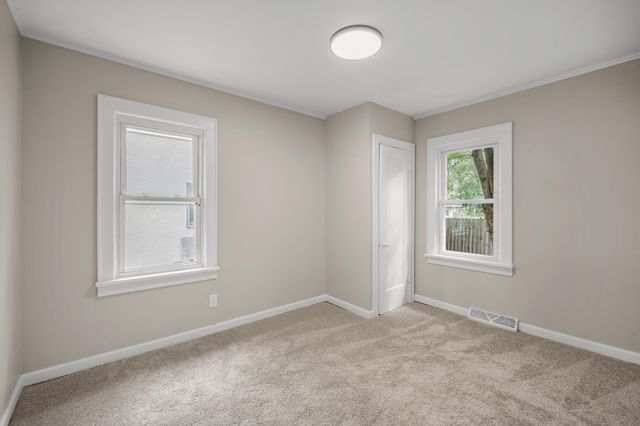 756 Mcknight Road N, Maplewood, MN 55119
