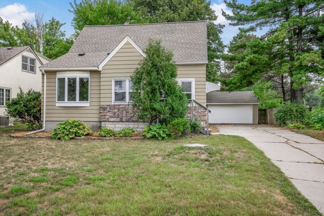 756 Mcknight Road N, Maplewood, MN 55119