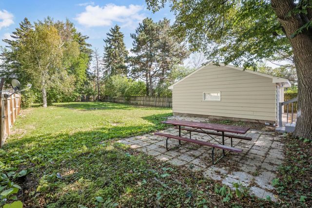 756 Mcknight Road N, Maplewood, MN 55119