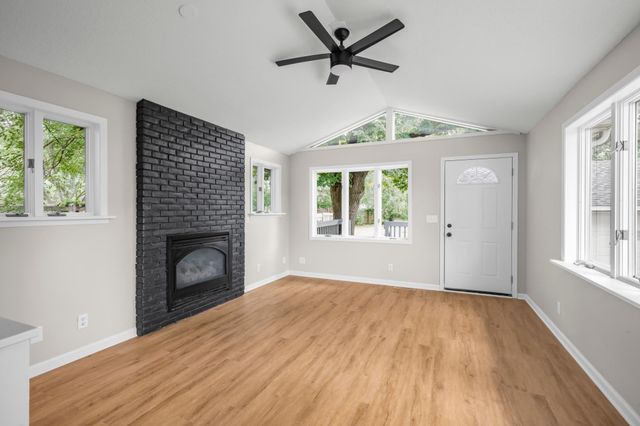 756 Mcknight Road N, Maplewood, MN 55119