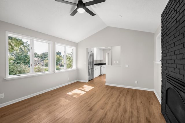 756 Mcknight Road N, Maplewood, MN 55119