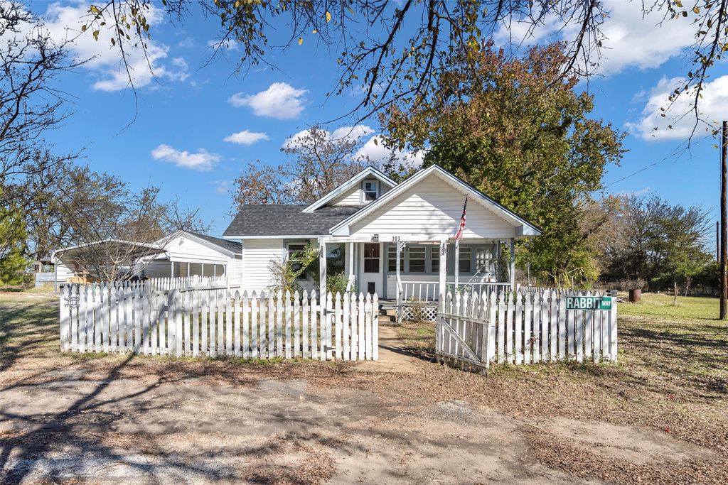 303 Vz County Road 1320, Canton, TX 75103