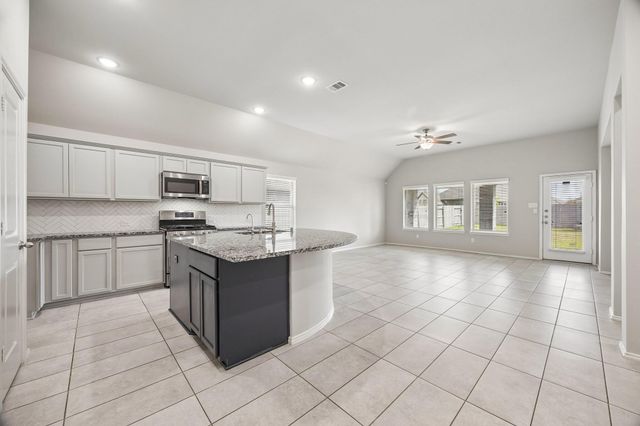 4731 Crest Hill Dr, Manvel, TX 77578