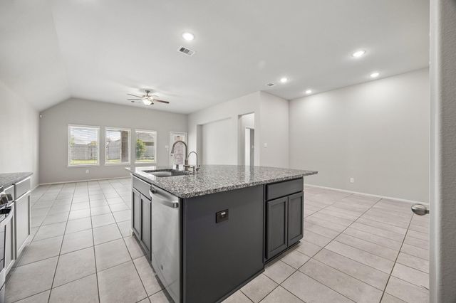4731 Crest Hill Dr, Manvel, TX 77578