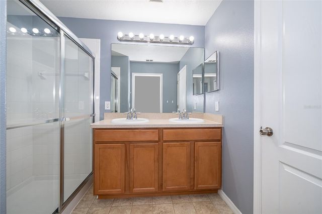 2942 RODRICK CIRCLE, Orlando, FL 32824