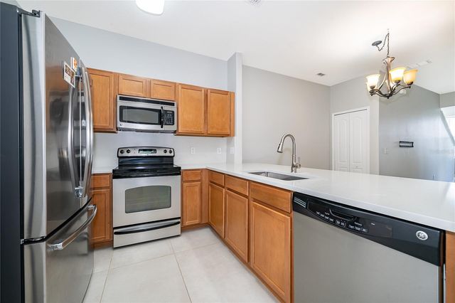 2942 RODRICK CIRCLE, Orlando, FL 32824