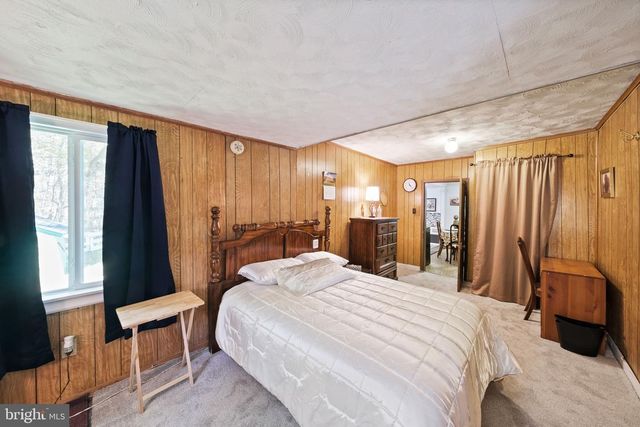 2097 COLES POINT RD, Hague, VA 22469