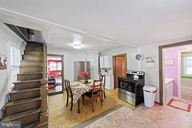 2097 COLES POINT RD, Hague, VA 22469