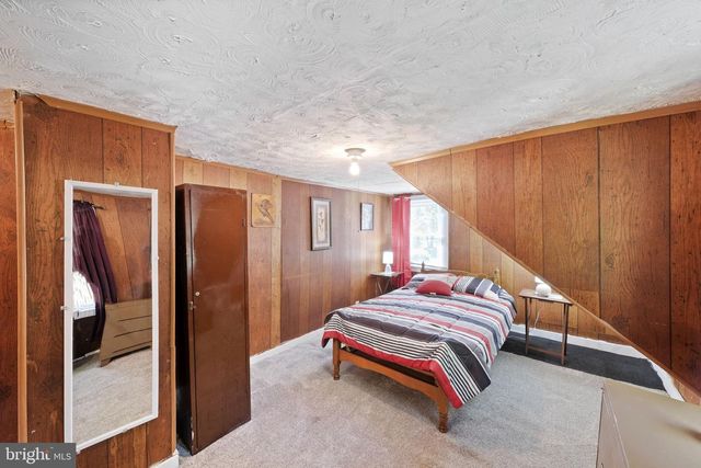 2097 COLES POINT RD, Hague, VA 22469