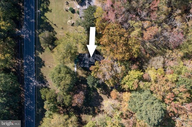 2097 COLES POINT RD, Hague, VA 22469