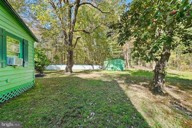 2097 COLES POINT RD, Hague, VA 22469