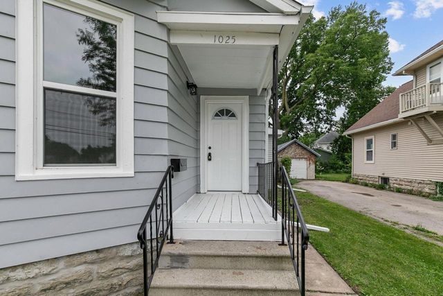 1025 SCHOOL AVENUE, Oshkosh, WI 54901