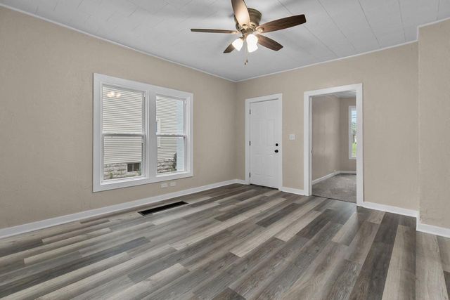 1025 SCHOOL AVENUE, Oshkosh, WI 54901