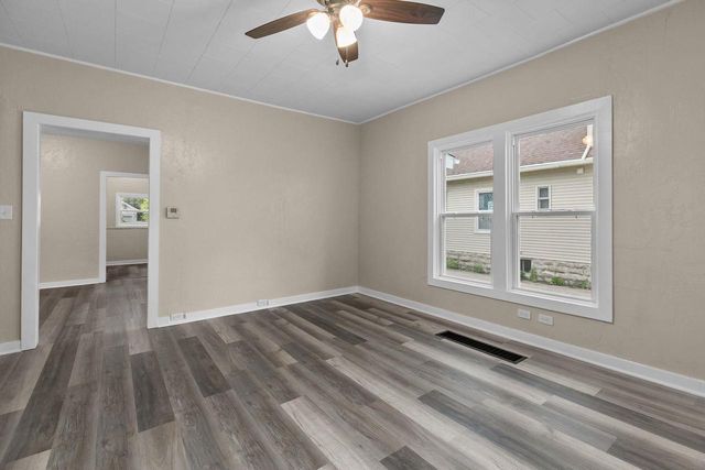1025 SCHOOL AVENUE, Oshkosh, WI 54901