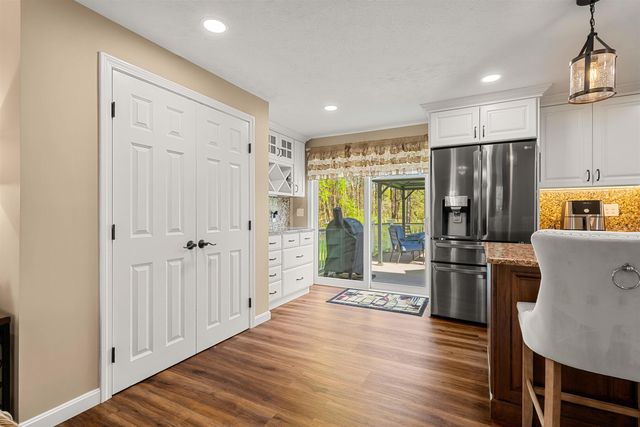 5 Spicebush Circle, Litchfield, NH 03052