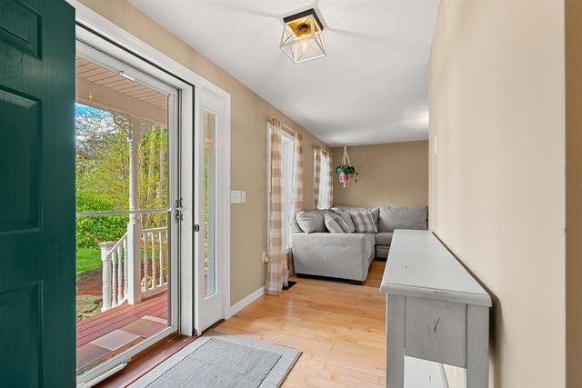5 Spicebush Circle, Litchfield, NH 03052