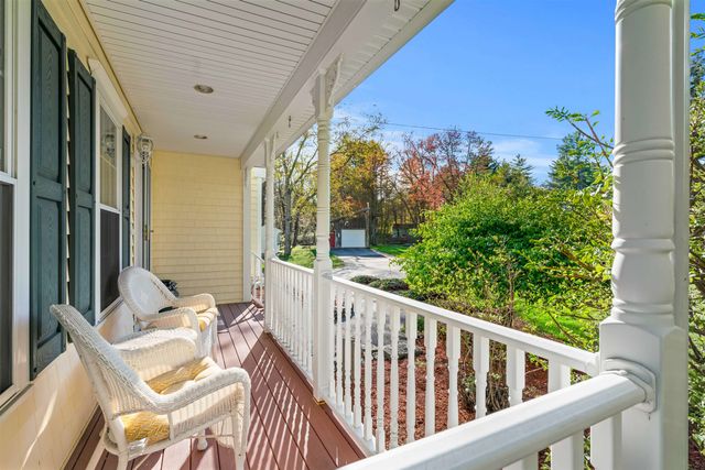 5 Spicebush Circle, Litchfield, NH 03052