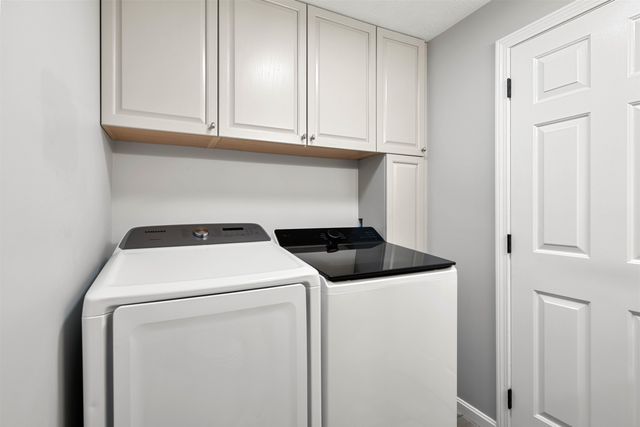 5 Spicebush Circle, Litchfield, NH 03052